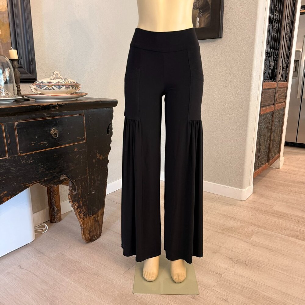 LAST TANGO Black Palazzo Style Polyester Spandex Blend Pants w/ oversize Pockets